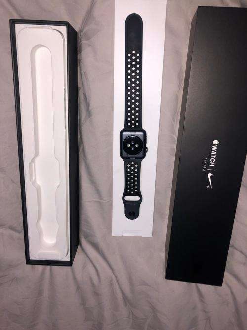 Apple Watch Series 3 (NIKE EDITION) 44mm Space Grey with Black Sport Band EXCELLENT CONDITION