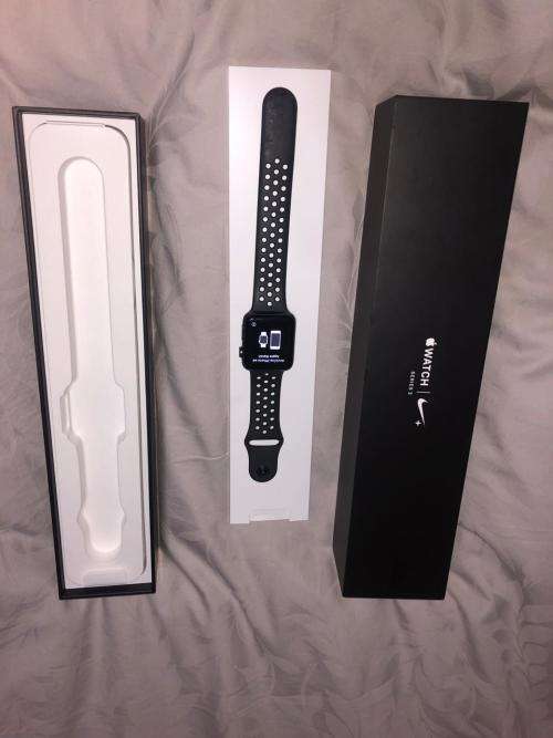 Apple Watch Series 3 (NIKE EDITION) 44mm Space Grey with Black Sport Band EXCELLENT CONDITION