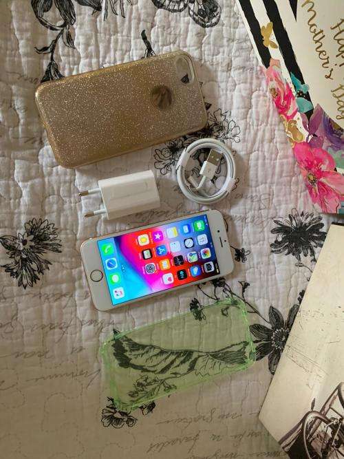 iPhone 6 Gold (64GB) *EXCELLENT CONDITION* + accessories & cases