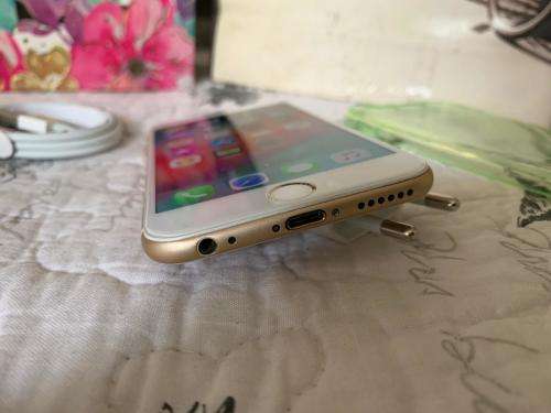 iPhone 6 Gold (64GB) *EXCELLENT CONDITION* + accessories & cases