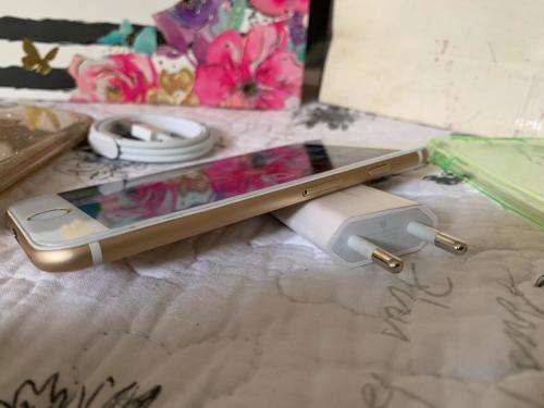 iPhone 6 Gold (64GB) *EXCELLENT CONDITION* + accessories & cases