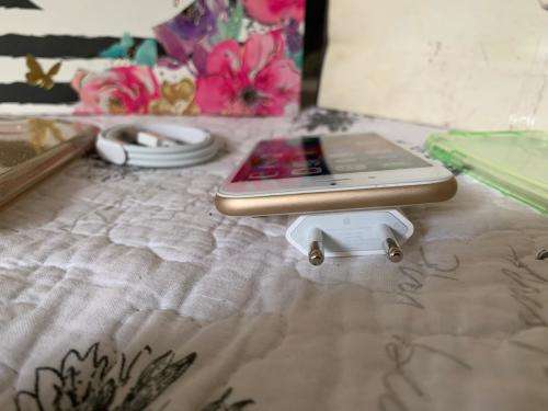 iPhone 6 Gold (64GB) *EXCELLENT CONDITION* + accessories & cases