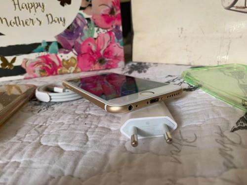 iPhone 6 Gold (64GB) *EXCELLENT CONDITION* + accessories & cases