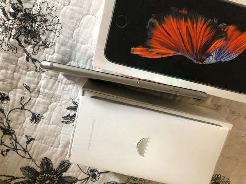 iPhone 6S Plus Space Grey (128GB capacity) *EXCELLENT CONDITION* + box & accessories