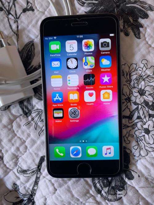 iPhone 6 Space Grey(64GB ) *LOOKS GREAT *, comes with accessories but BOX MISPLACED