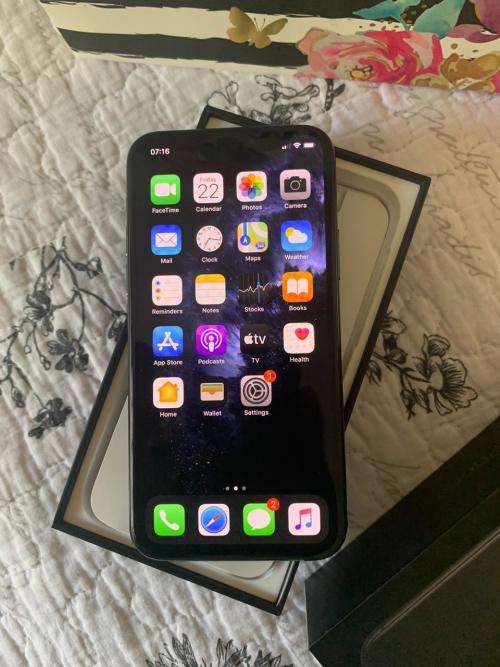 iPhone 11 Pro Max,Midnight Green (64GB)  EXCELLENT CONDITION  1010,  with all accessories