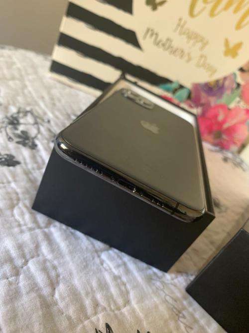 iPhone 11 Pro Max,Midnight Green (64GB)  EXCELLENT CONDITION  1010,  with all accessories