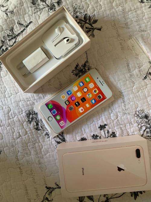 iPhone 8Plus Rose Gold(64GB ) *EXCELLENT CONDITION* + box and accessories