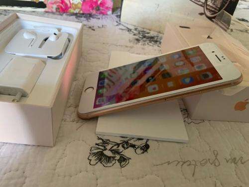 iPhone 8Plus Rose Gold(64GB ) *EXCELLENT CONDITION* + box and accessories