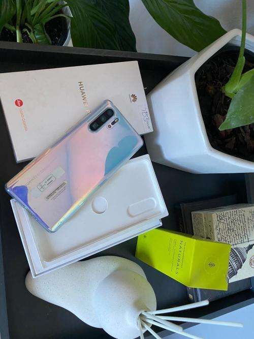 Huawei P30 Pro,256GB *EXCELLENT CONDITION * ,comes with box & all ACCESSORIES. 30 X ZOOM (BARGAIN)