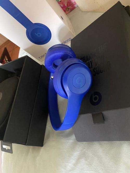 Beats SOLO 3  WIRELESS HEADPHONES (SPECIAL EDITION BLUE) IN EXCELLENT CONDITION ORIGINAL + PACKAGING