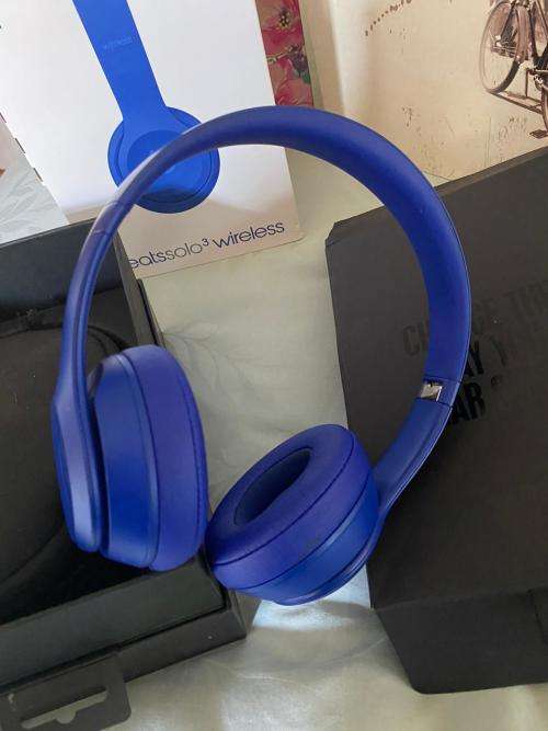 Beats SOLO 3  WIRELESS HEADPHONES (SPECIAL EDITION BLUE) IN EXCELLENT CONDITION ORIGINAL + PACKAGING