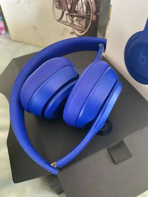 Beats SOLO 3  WIRELESS HEADPHONES (SPECIAL EDITION BLUE) IN EXCELLENT CONDITION ORIGINAL + PACKAGING