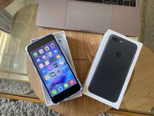 iPhone 7 Plus Black (128 GB) *GREAT CONDITION* + box and all accessories