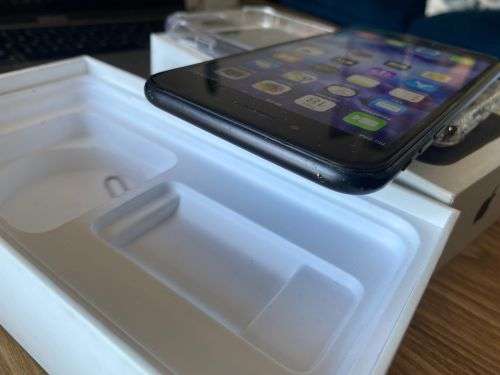 iPhone 7 Plus Black (128 GB) *GREAT CONDITION* + box and all accessories