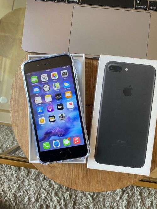 iPhone 7 Plus Black (128 GB) *GREAT CONDITION* + box and all accessories