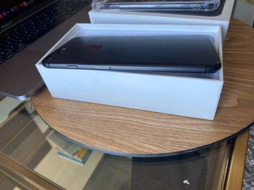 iPhone 7 Plus Black (128 GB) *GREAT CONDITION* + box and all accessories