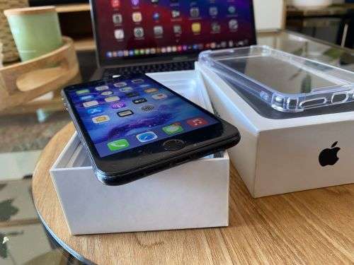 iPhone 7 Plus Black (128 GB) *GREAT CONDITION* + box and all accessories