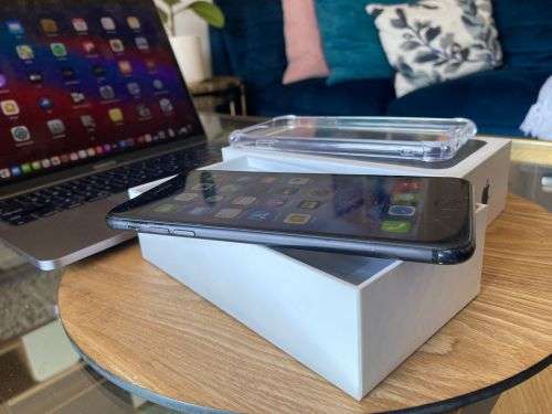 iPhone 7 Plus Black (128 GB) *GREAT CONDITION* + box and all accessories