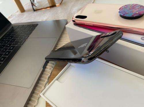 iPhone X, Space Grey (64GB capacity) EXCELLENT CONDITION  , comes with box and accessories