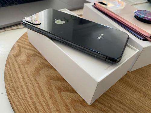 iPhone X, Space Grey (64GB capacity) EXCELLENT CONDITION  , comes with box and accessories