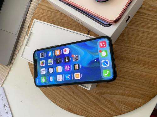 iPhone X, Space Grey (64GB capacity) EXCELLENT CONDITION  , comes with box and accessories