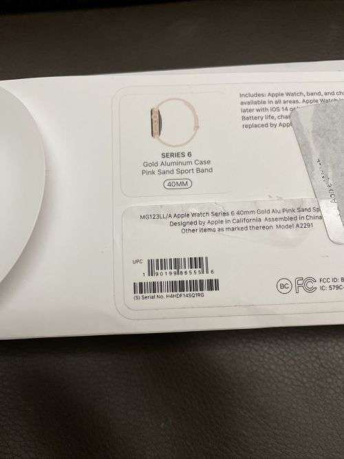 Apple Watch Series 6 (40mm) Gold with additional Sport straps EXCELLENT CONDITION