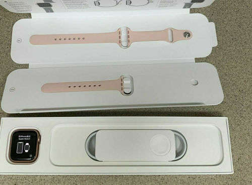 Apple Watch Series 6 (40mm) Gold with additional Sport straps EXCELLENT CONDITION