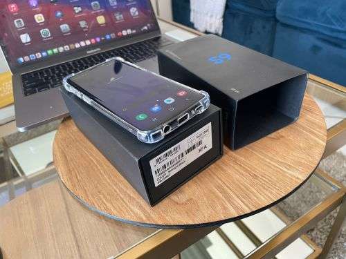 Samsung Galaxy S9 (64GB) *EXCELLENT CONDITION * + box and accessories