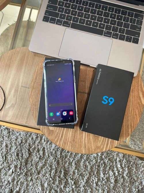 Samsung Galaxy S9 (64GB) *EXCELLENT CONDITION * + box and accessories