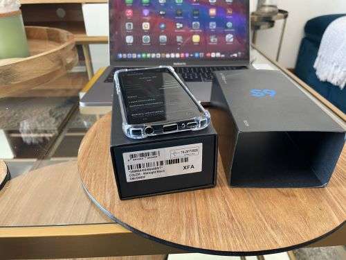 Samsung Galaxy S9 (64GB) *EXCELLENT CONDITION * + box and accessories