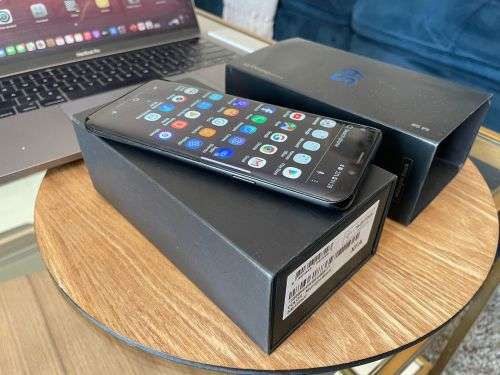 Samsung Galaxy S9 (64GB) *EXCELLENT CONDITION * + box and accessories