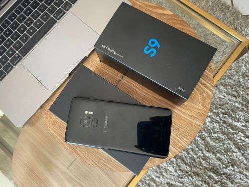 Samsung Galaxy S9 (64GB) *EXCELLENT CONDITION * + box and accessories