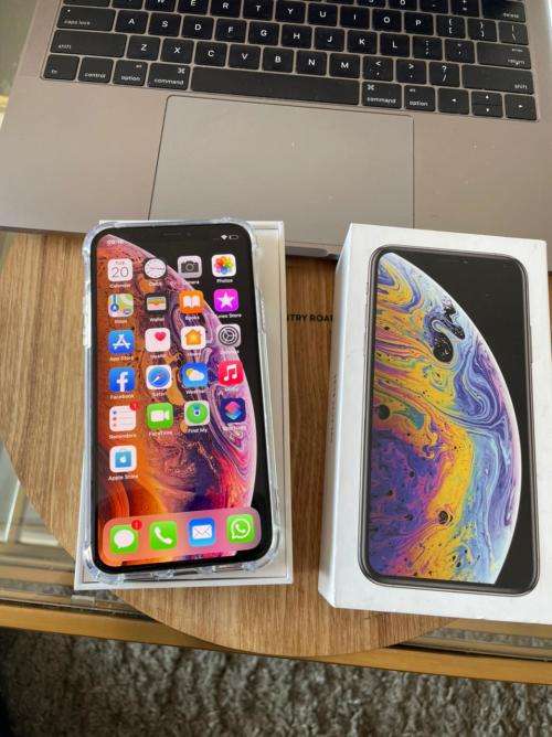 iPhone XS Max Gold (64GB ) *EXCELLENT CONDITION * , comes with packaging and all accessories