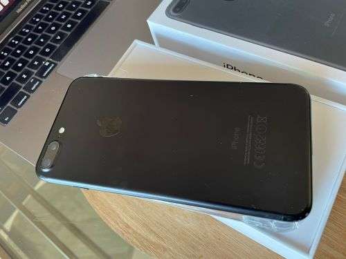 iPhone  7 Plus Black (128GB ) *EXCELLENT CONDITION* + box and accessories
