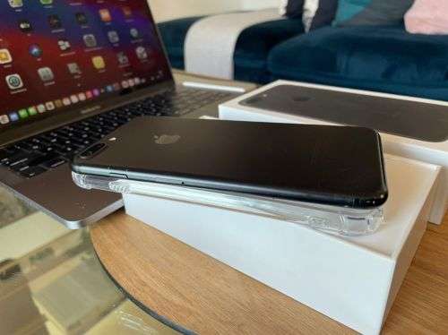 iPhone  7 Plus Black (128GB ) *EXCELLENT CONDITION* + box and accessories