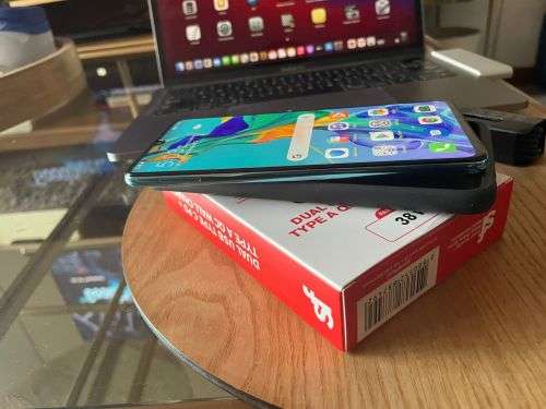 Huawei P30 (128 GB) *EXCELLENT CONDITION* + packaging and all accessories