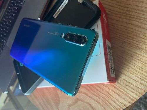 Huawei P30 (128 GB) *EXCELLENT CONDITION* + packaging and all accessories