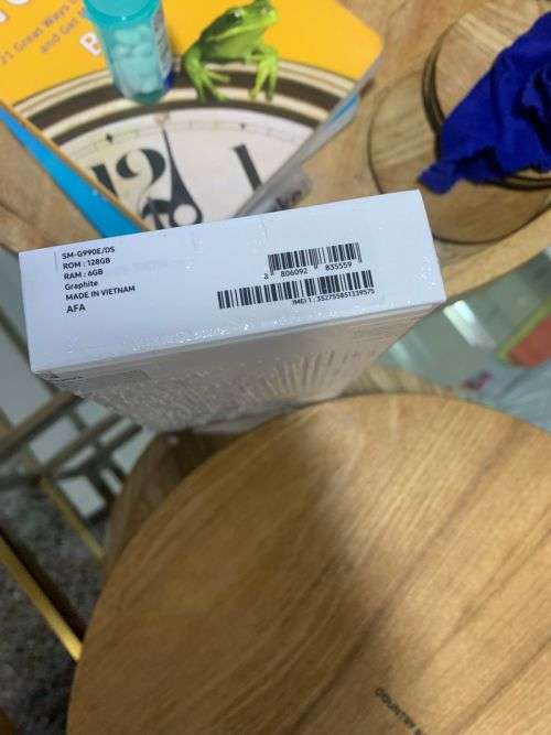 Samsung Galaxy S21 FE 5G Dual Sim (128GB) *BRAND NEW SEALED *