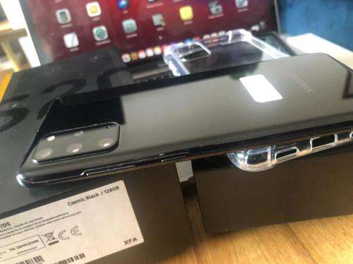 Samsung Galaxy S20 Plus (128GB) Black *EXCELLENT CONDITION *  + Box and accessories