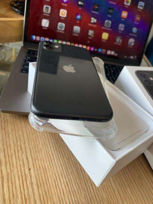 iPhone 11 Black (128GB)  Excellent Condition + Box and Accessories