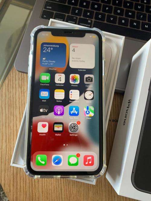 iPhone 11 Black (128GB)  Excellent Condition + Box and Accessories