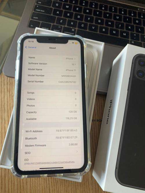 iPhone 11 Black (128GB)  Excellent Condition + Box and Accessories