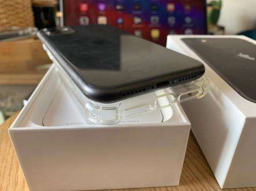 iPhone 11 Black (128GB)  Excellent Condition + Box and Accessories