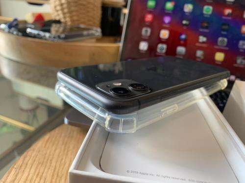 iPhone 11 Black (128GB)  Excellent Condition + Box and Accessories