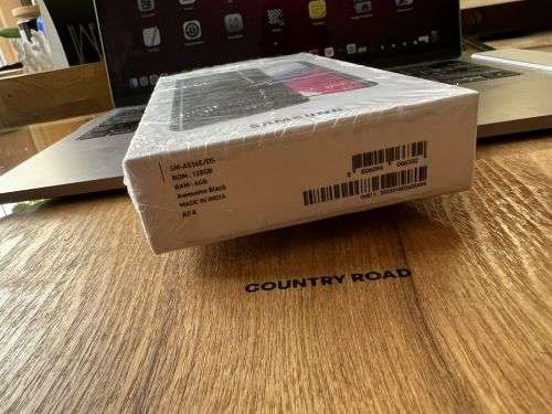 Samsung Galaxy A53 5G Dual Sim (128GB) *BRAND NEW SEALED * + screen protector and pouch.