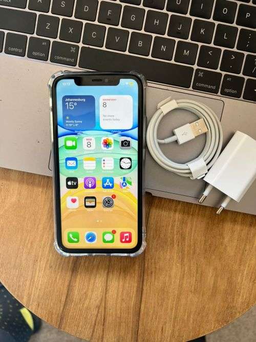 iPhone 11 Aqua Green  (64GB)  Great Condition + Charger and pouch