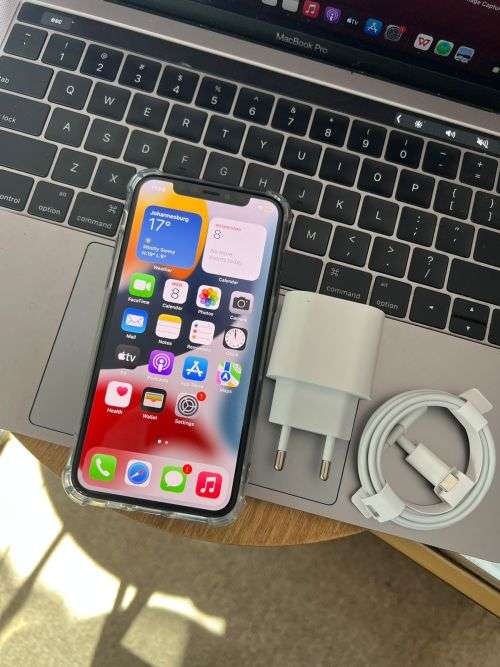 iPhone 11 Pro Space Grey (64GB) Excellent Condition + Fast Charger and pouch *Faulty FaceID*