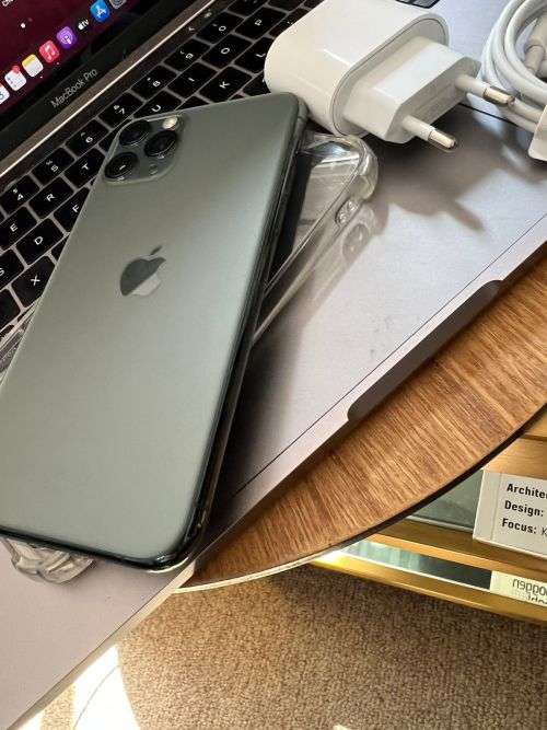 iPhone 11 Pro Space Grey (64GB) Excellent Condition + Fast Charger and pouch *Faulty FaceID*