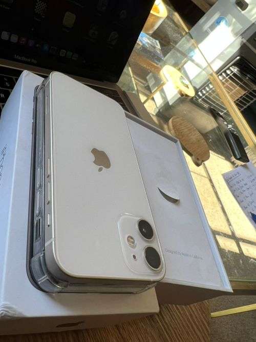 iPhone 12 Mini (64GB) in Excellent Condition + box and accessories